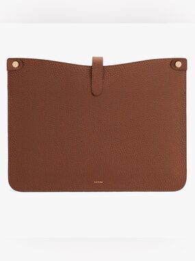 Cuyana System Laptop Sleeve 16-inch (Dark Chestnut Pebbled Leather)